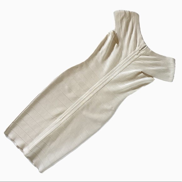 Herve Ledger Cap Sleeve Bandage Dress in Champagne. Sz. M - Picture 2 of 5